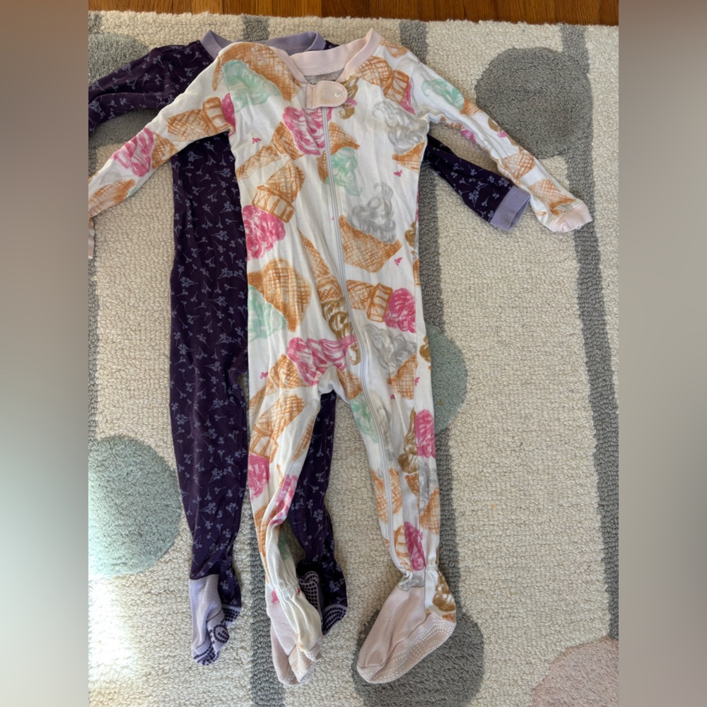 4 pairs of Burts Bees PJs - 12 months - Picture 3 of 7